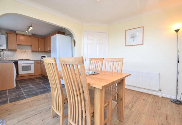 Kitchen Diner (2)