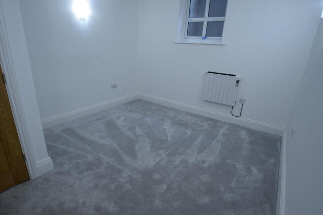2 bed Apartment to rent Image 5