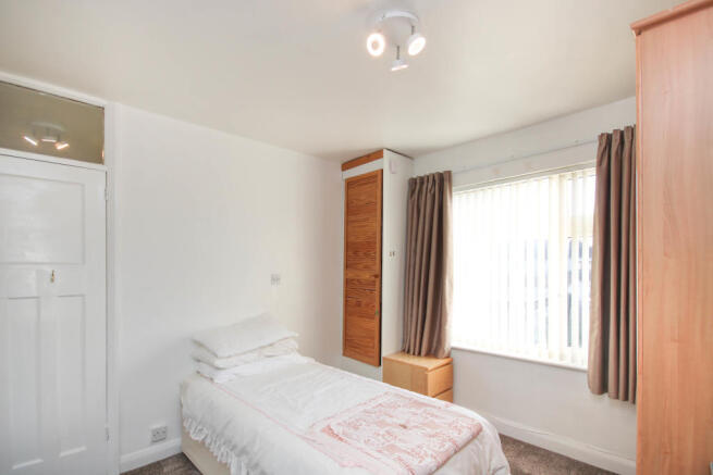 Bedroom 2.JPG