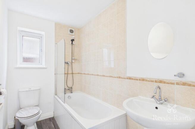 2 bed End of Terrace to rent Image 9