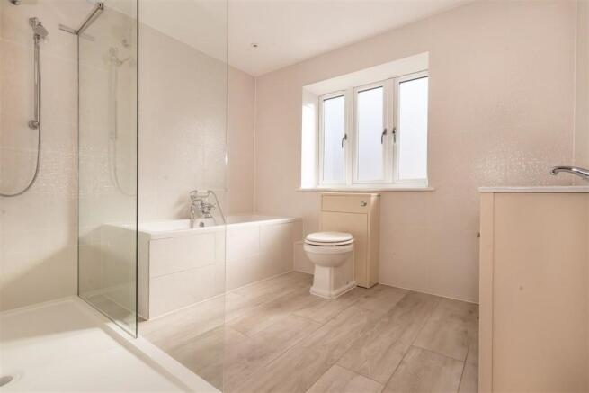 2 Abbotts Way (25).jpg