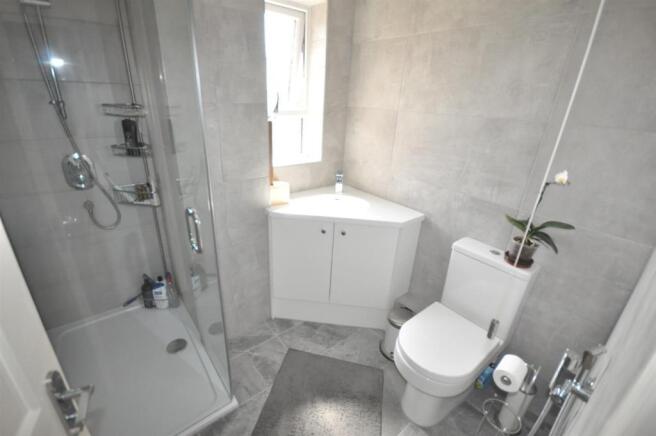 ENSUITE SHOWER ROOM