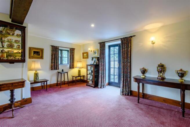 8414802-interior04.jpg