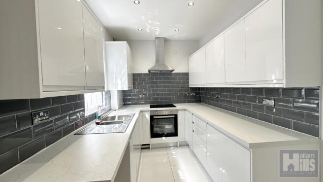 4 bed Terraced to rent in nether edge