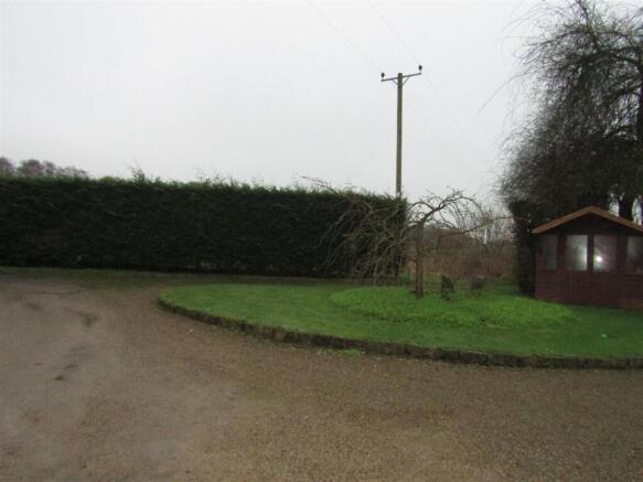 2 bed House to rent Image 10