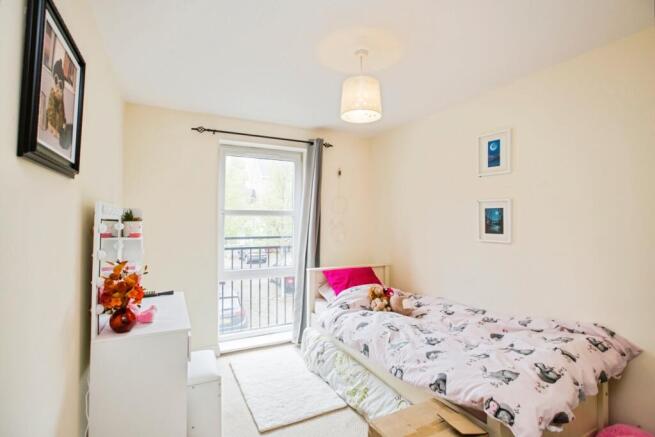 2 bed Flat for sale Image 6