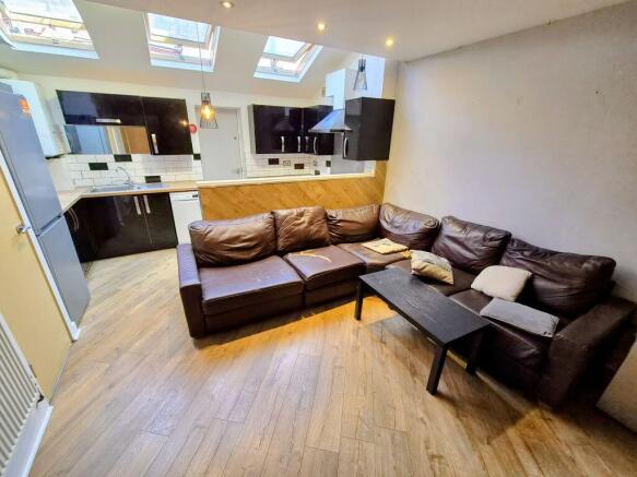 6 bed Terraced for sale Image 12