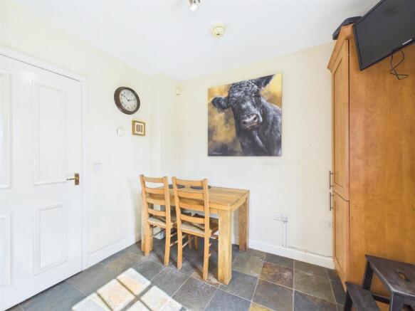 5 bed Terraced for sale Image 6