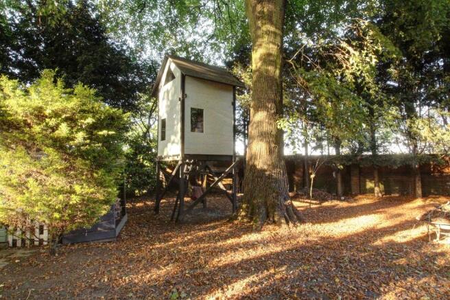 Rear Garden & Tree House