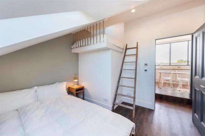 1  52 Stile Hall Gardens  (3).jpg