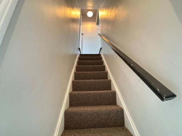 2 bed End of Terrace to rent Image 4