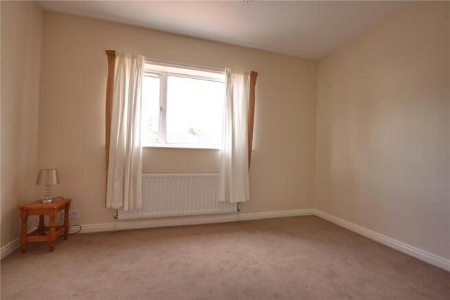 2 bed Terraced to rent Image 5