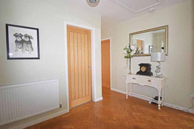 5 St Richards Close, hall 1.jpg