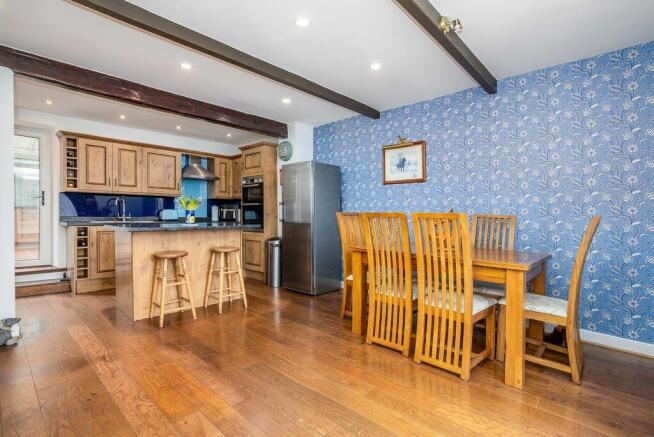 3 bed Semi-Detached for sale Image 7
