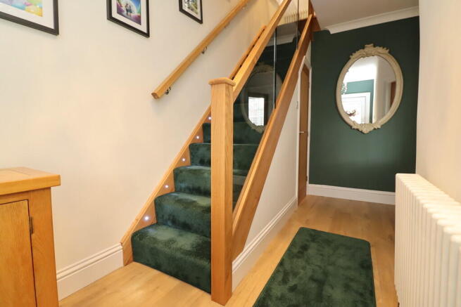 3 bed Semi-Detached for sale Image 9