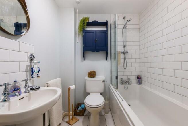 BATHROOM-1.jpg