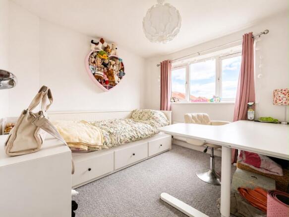 3 bed Semi-Detached for sale Image 6