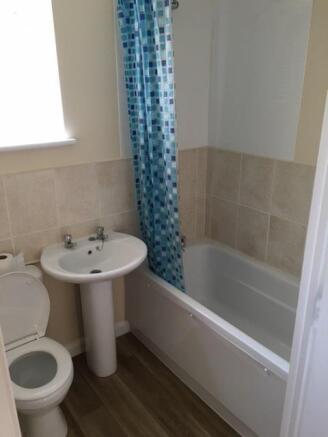 Bathroom 10C Albert Street.jpg