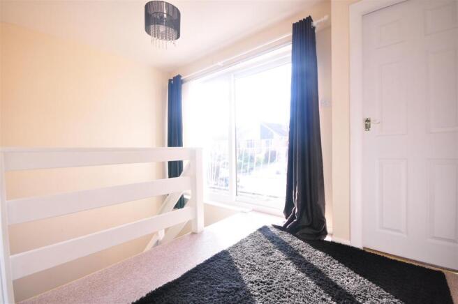 FIRST FLOOR LANDING