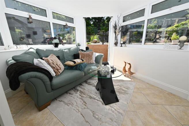 4 bed Detached for sale Image 7