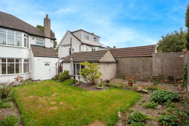 3 bed Semi-Detached for sale Image 12