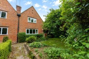2, Arvon Cottages, Tilford Road, Churt, Farnham GU10 2LW