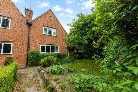 Tilford Road, Churt, Farnham, Surrey, GU10