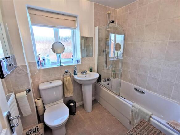 FAMILY BATHROOM