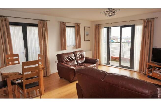 Lounge/Dining Room