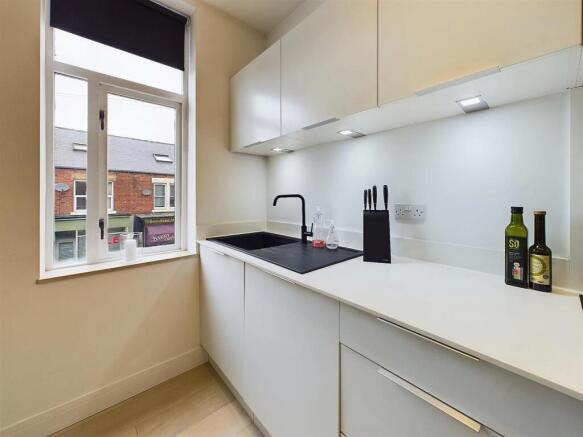 1 bed Apartment to rent Image 6