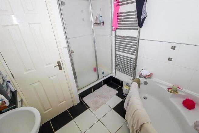 1 bed Ground Flat for sale Image 6