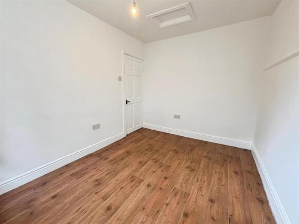 2 bed Semi-Detached for sale Image 11