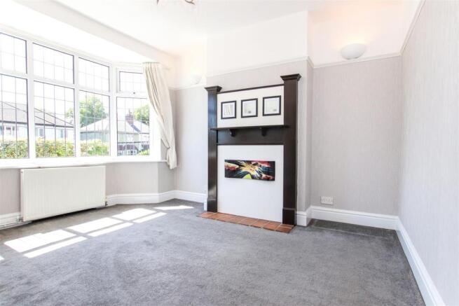 BAY FRONTED SITTING ROOM