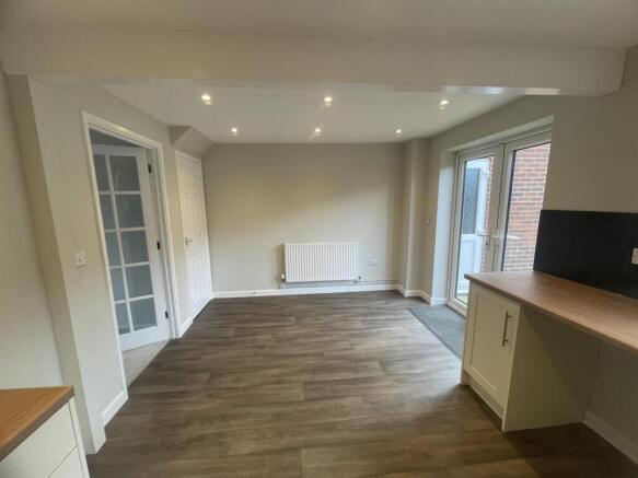 Kitchen / Diner (2/2)