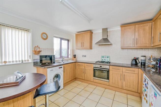 Dovedale, Cannock, WS11 5TF-4.jpg