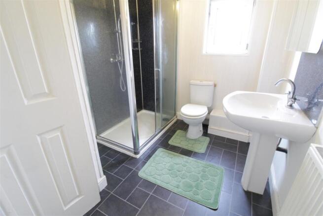 SHOWER ROOM/WC