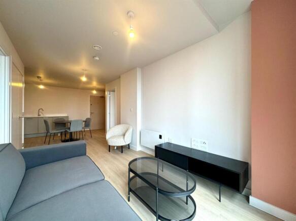 Living Room Pic 2.jpeg