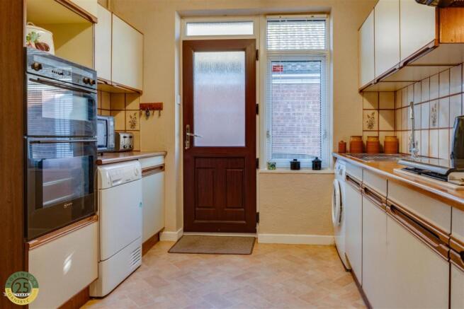 Kitche 1.jpg