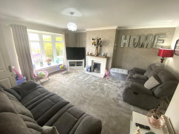 3 bed Town House for sale Image 4