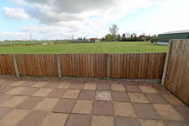 Wolds Close, Crowle photo 4