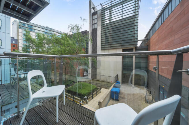 1318762-7-687e242...