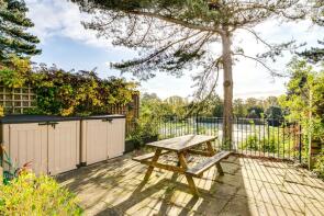 Flat A, 34, Bisham Gardens, London N6 6DD