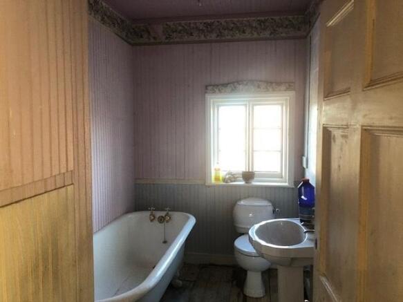 Upper Floor Bath Rom