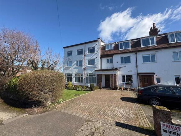2 bed Apartment for sale Image 7