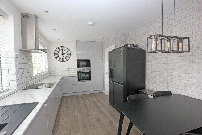 3 bed Semi-Detached for sale Image 4