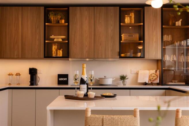 Kitchen / Dining / Family