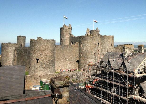 Harlech Castle.jpg