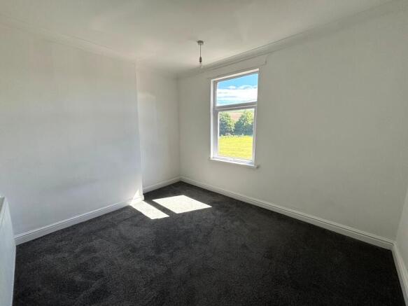 3 bed House to rent Image 6