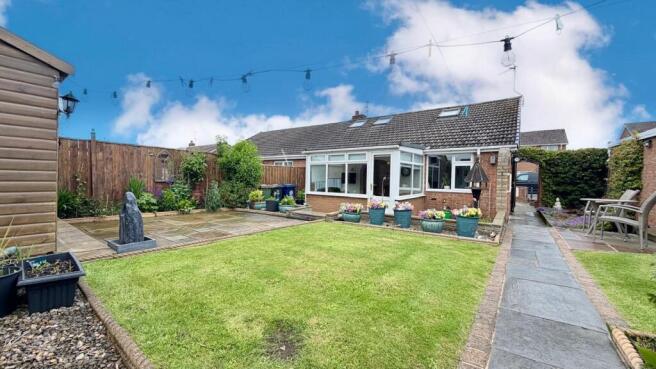 2 bed Semi-Detached Bungalow for sale Image 12
