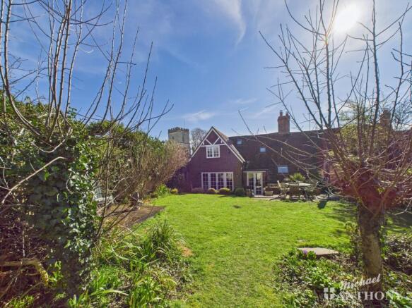 CAM03218G0-PR0558-STILL029